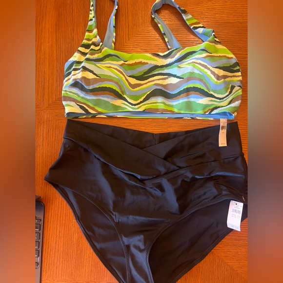 Aerie Other - Aerie High-Waist Two-Piece Swim Set - Green Wave Top & Black Bottom